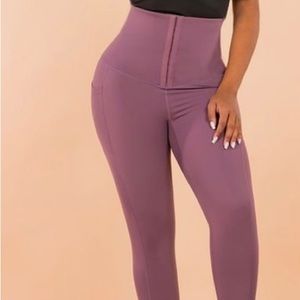 Sculpting high waisted leggings